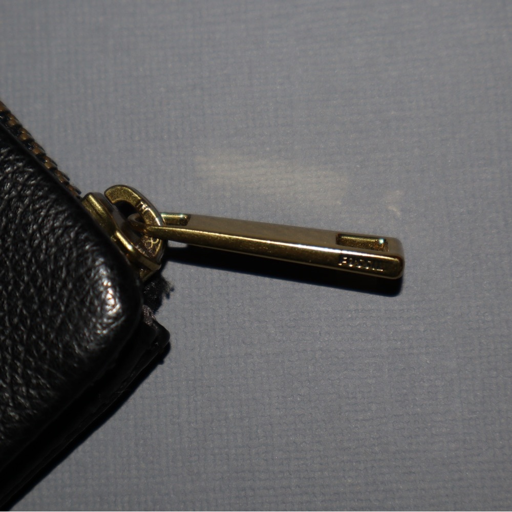 Fossil Lainie Clutch Black Leather Wallet With Gray Interior - Picture 6 of 8